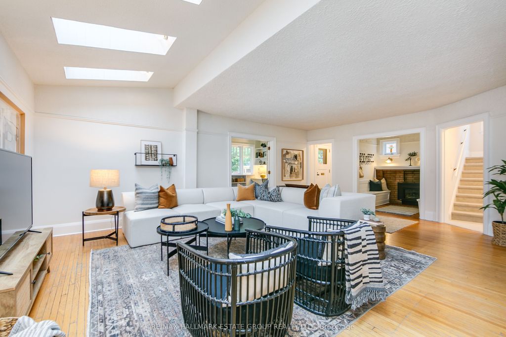Photo of 21 Cross Street, Toronto, ON M9N 2B8 (MLS # W13168980)