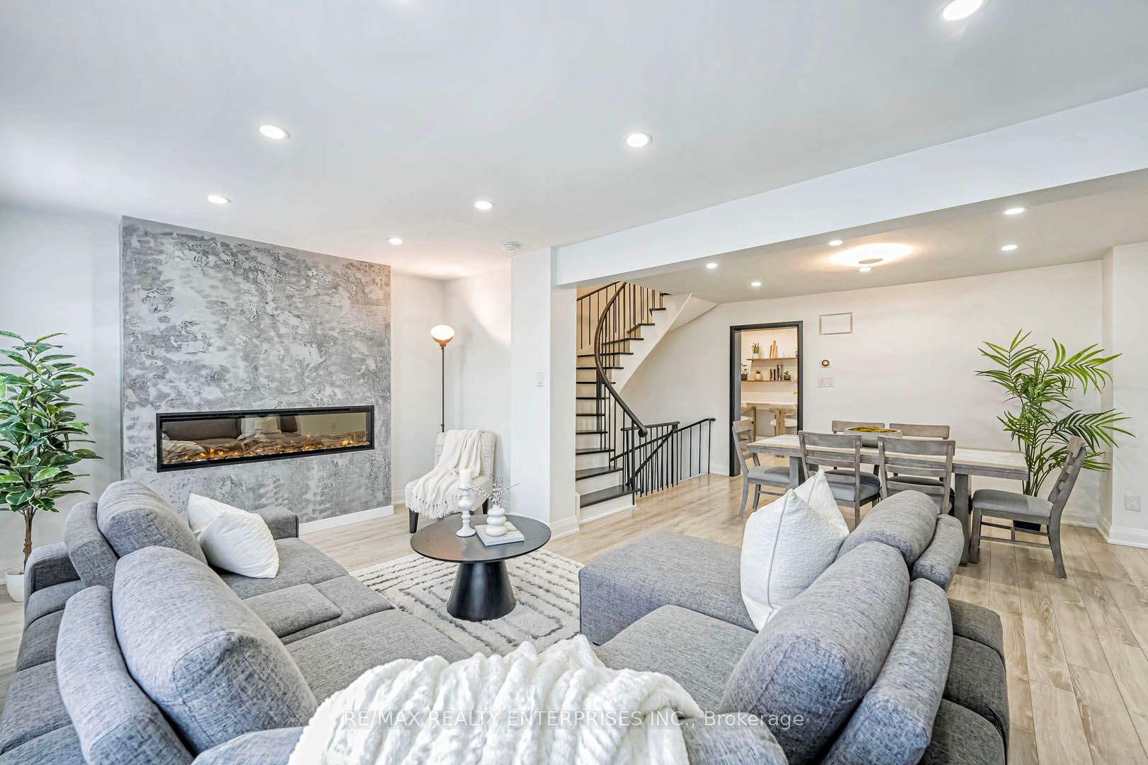 6679 Shelter Bay Road 37