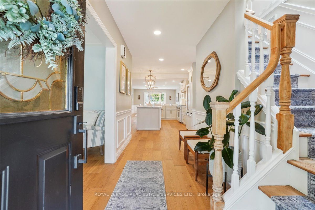 14 Dubarry Boulevard