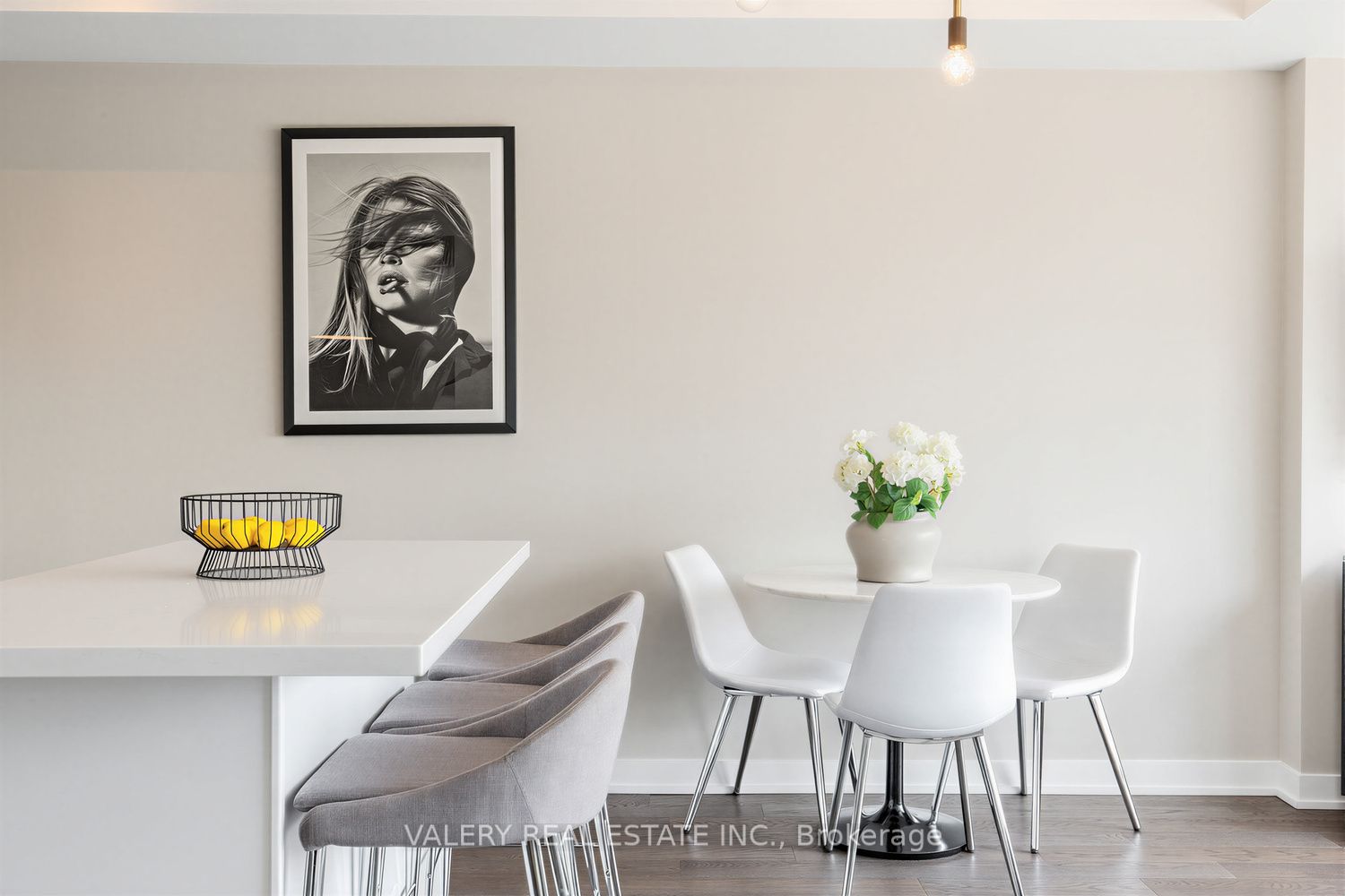 629 King Street W 1022