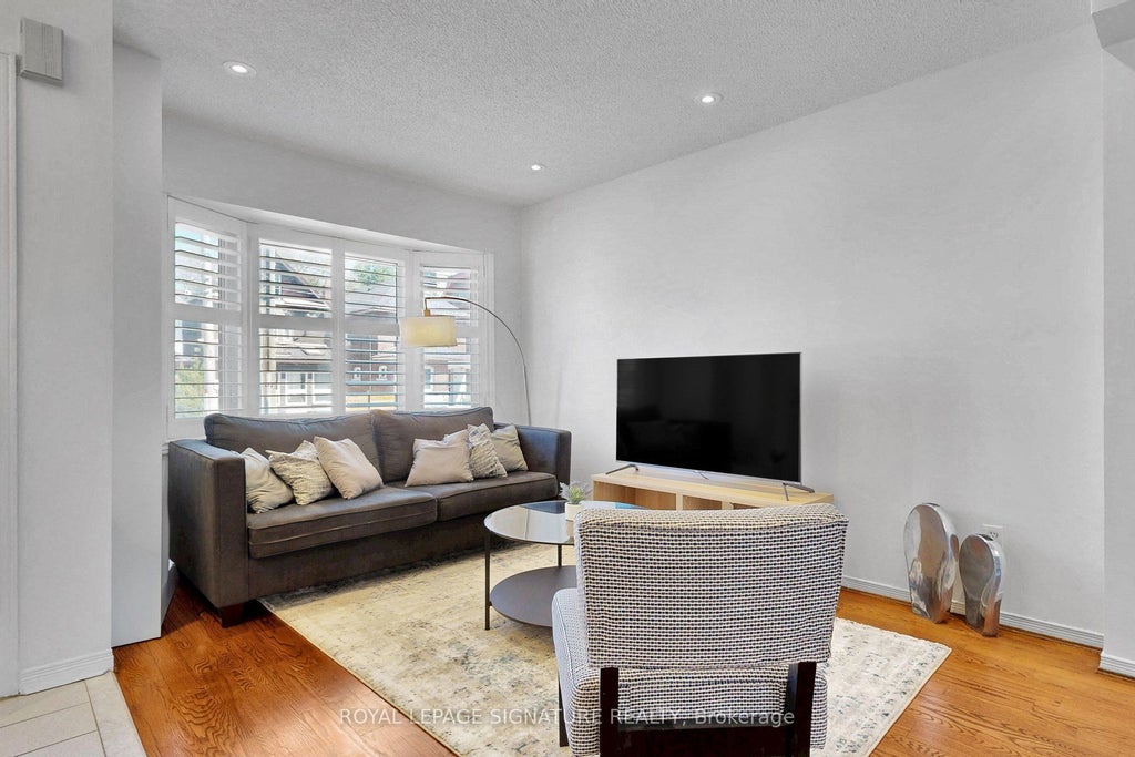 Photo of 75 Doncaster Avenue, Toronto, ON M4C 5S6 (MLS # E13216314)