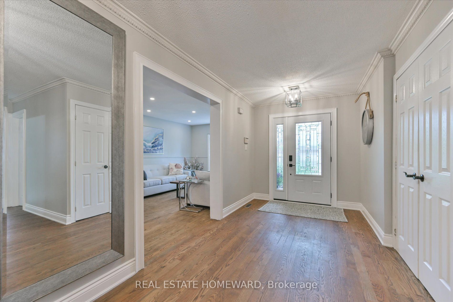 1221 Grandview Drive