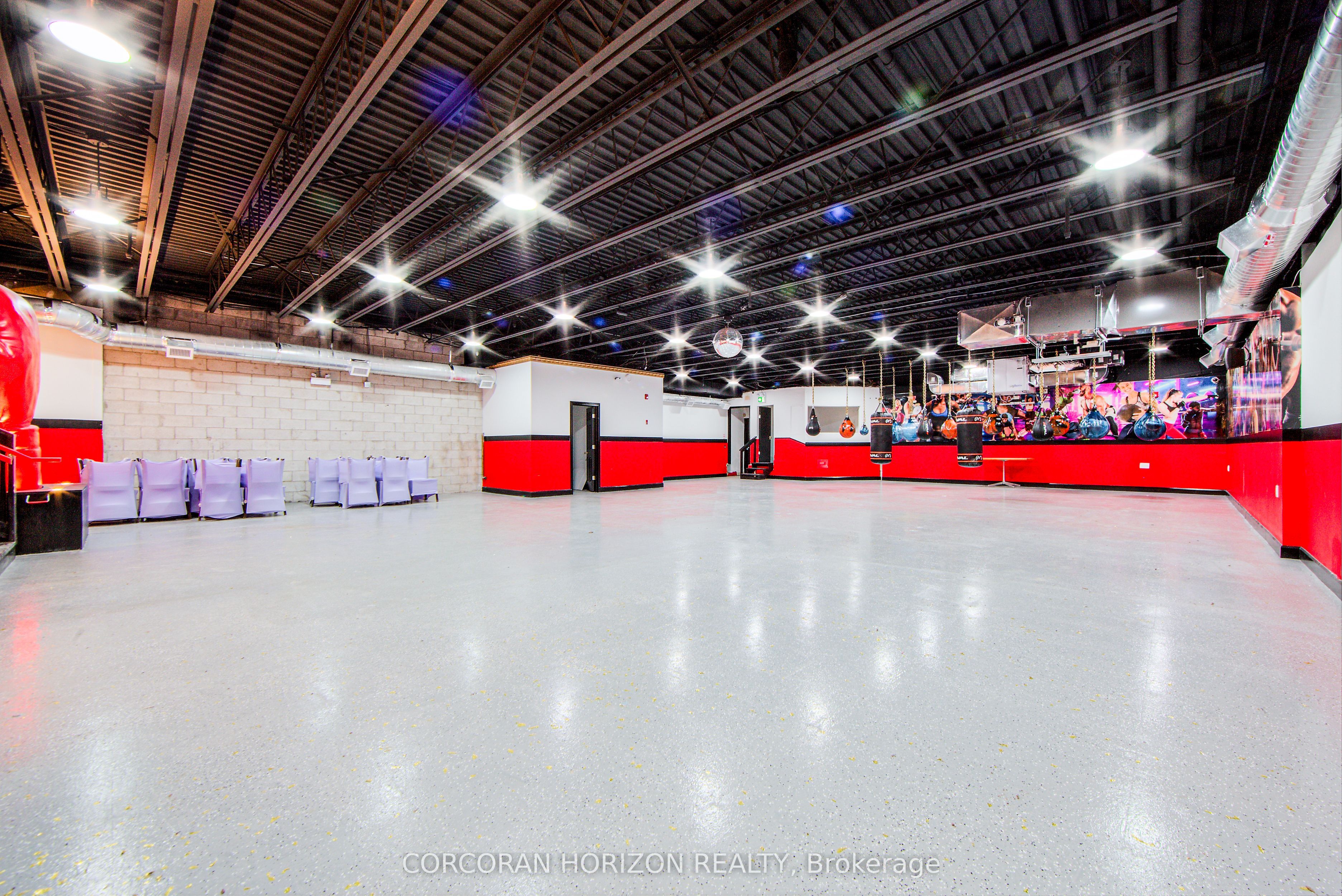 2261 Dundas Street W