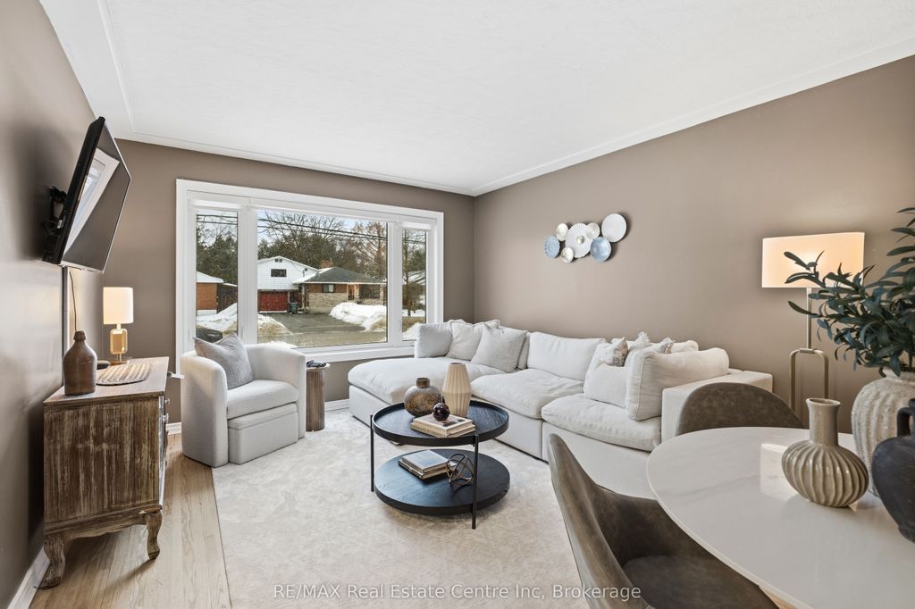 Photo of 154 Waverley Drive, Guelph, ON N1E 1H2 (MLS # X12968596)