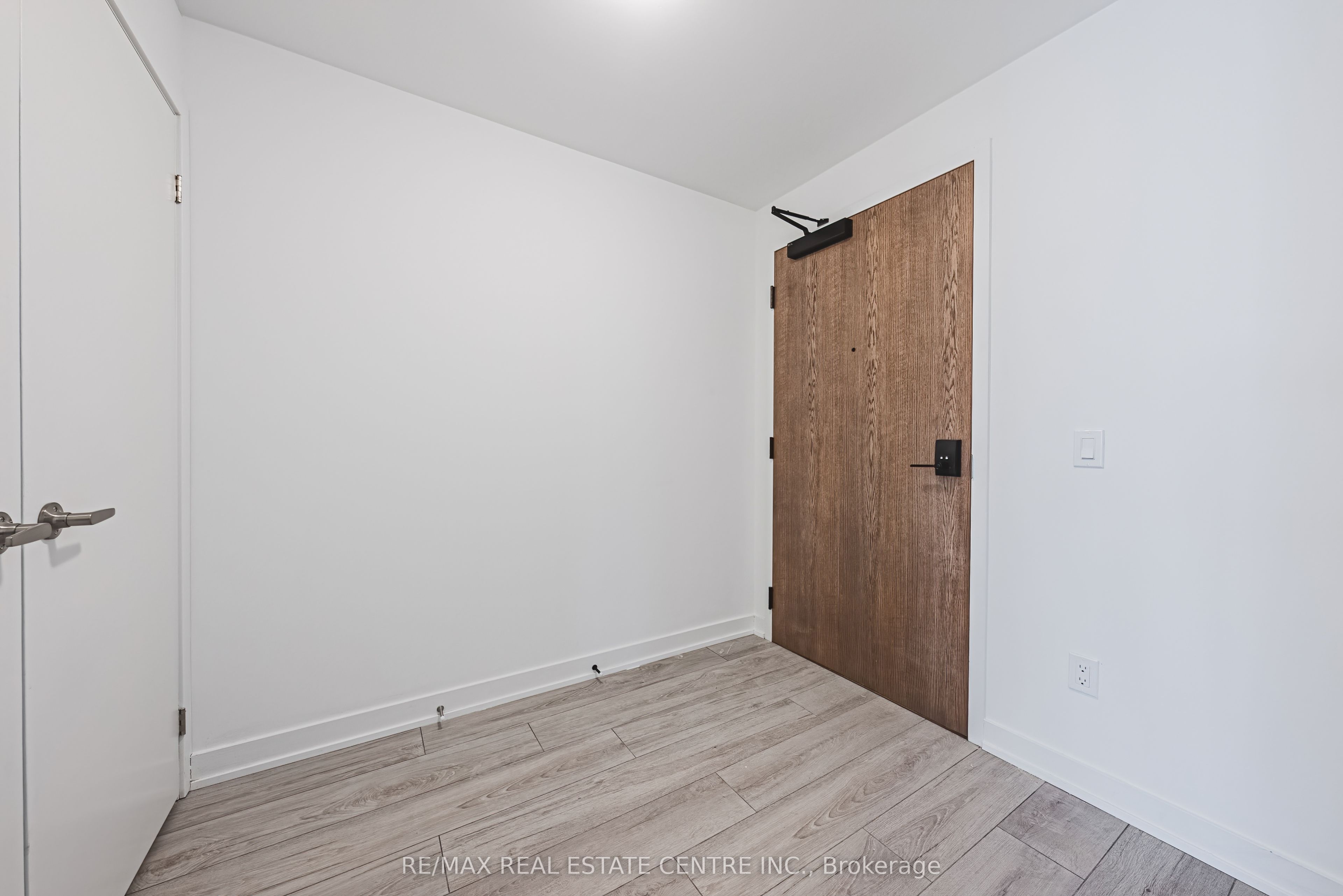 1035 Southdown Road 203