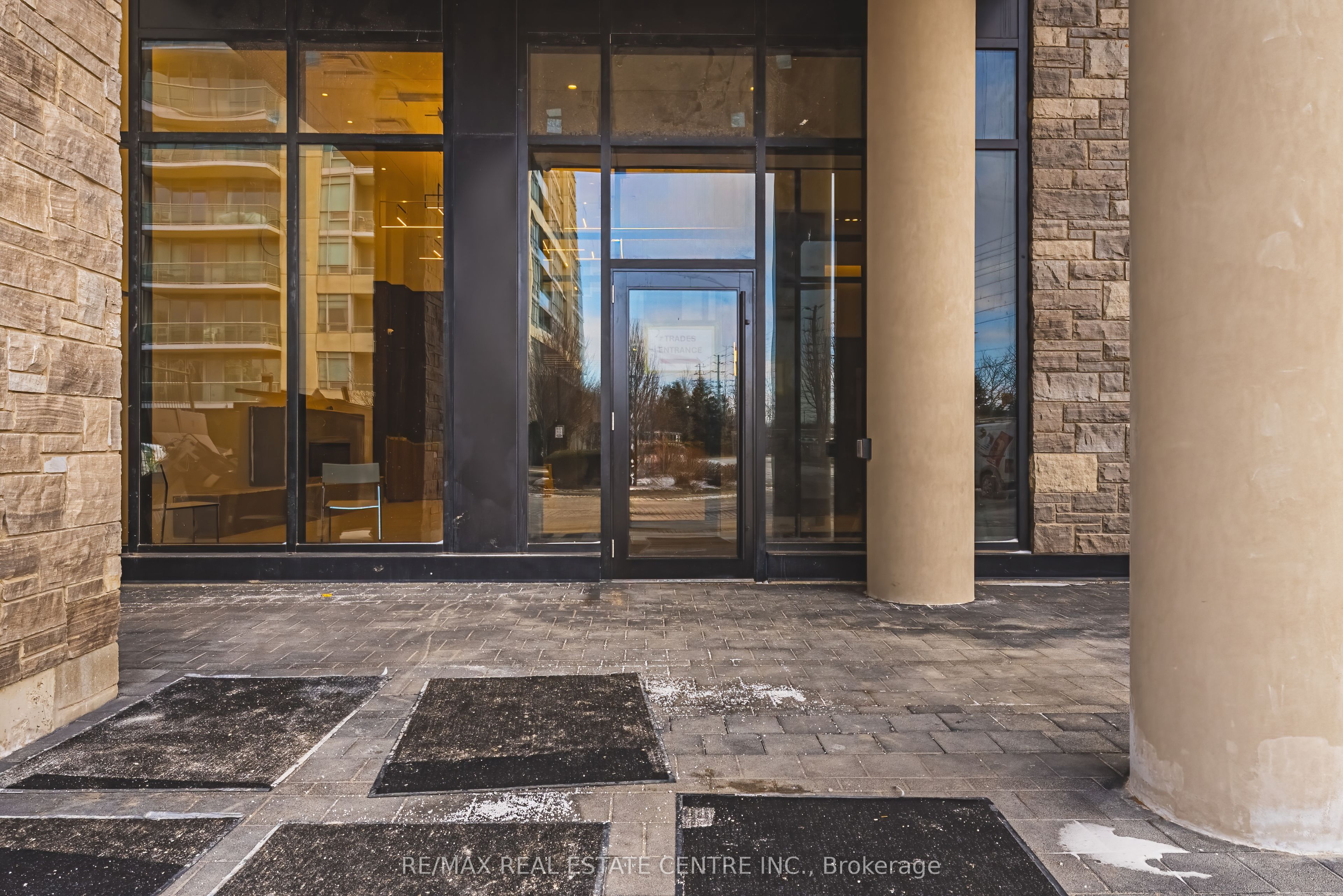 1035 Southdown Road 203