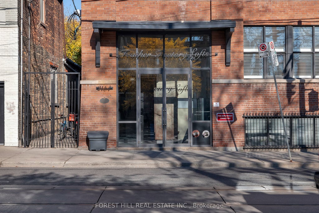 Photo of 2154 Dundas Street W #105, Toronto, ON M6R 1X3 (MLS # W13839548)