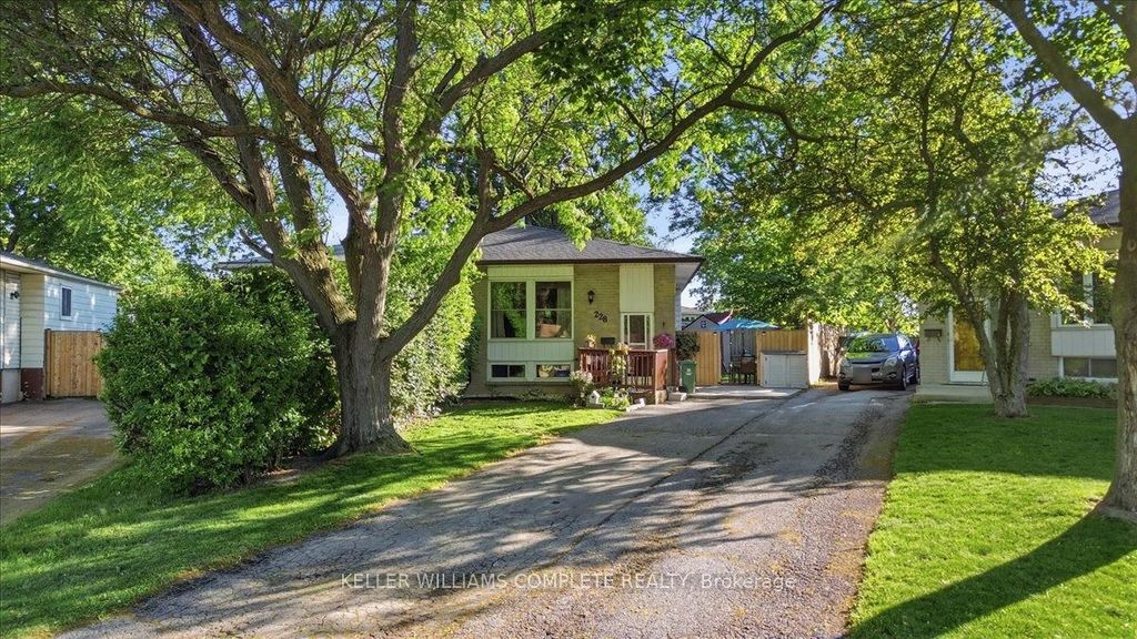 Photo of 228 Golden Orchard Drive, Hamilton, ON L9C 6J7 (MLS # X13453592)