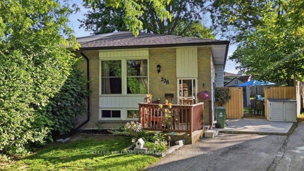 Photo of 228 Golden Orchard Drive, Hamilton, ON L9C 6J7 (MLS # X13453592)