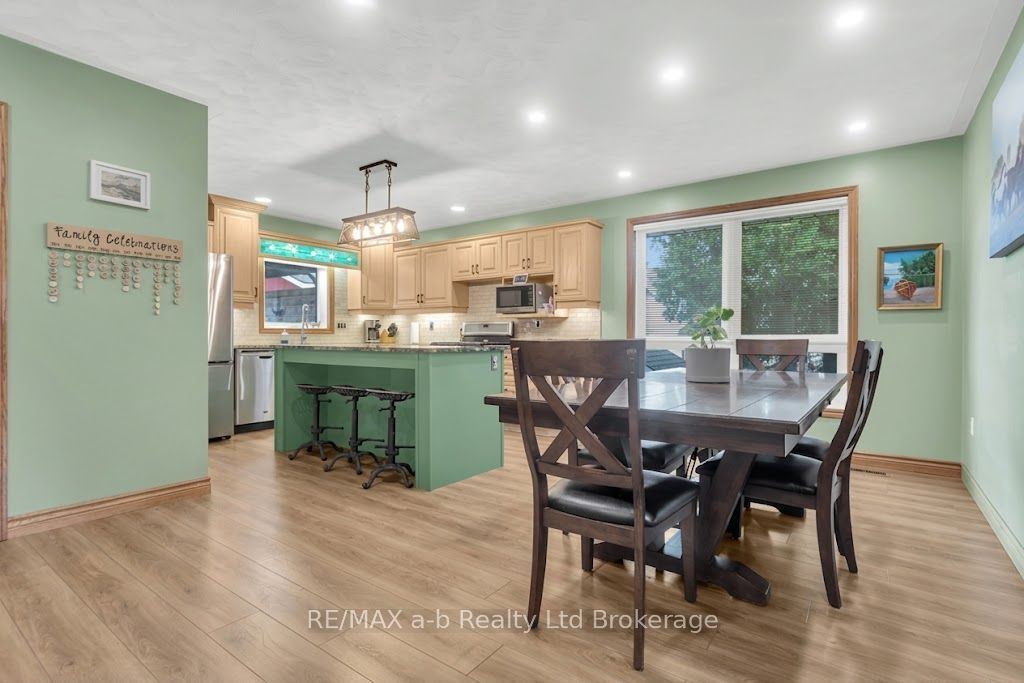 Photo of 2 Palmer Street W, Norwich, ON N0J 1P0 (MLS # X13029950)