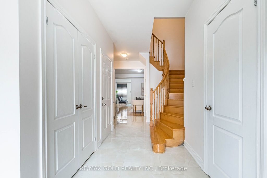 Photo of 44 Roulette Crescent, Brampton, ON L7A 4R6 (MLS # W13137092)