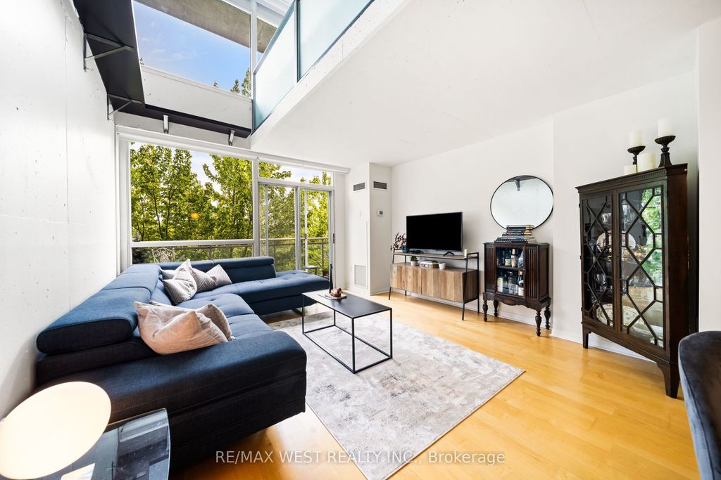 Photo of 954 King Street W #510, Toronto, ON M6K 3L9 (MLS # C12410606)