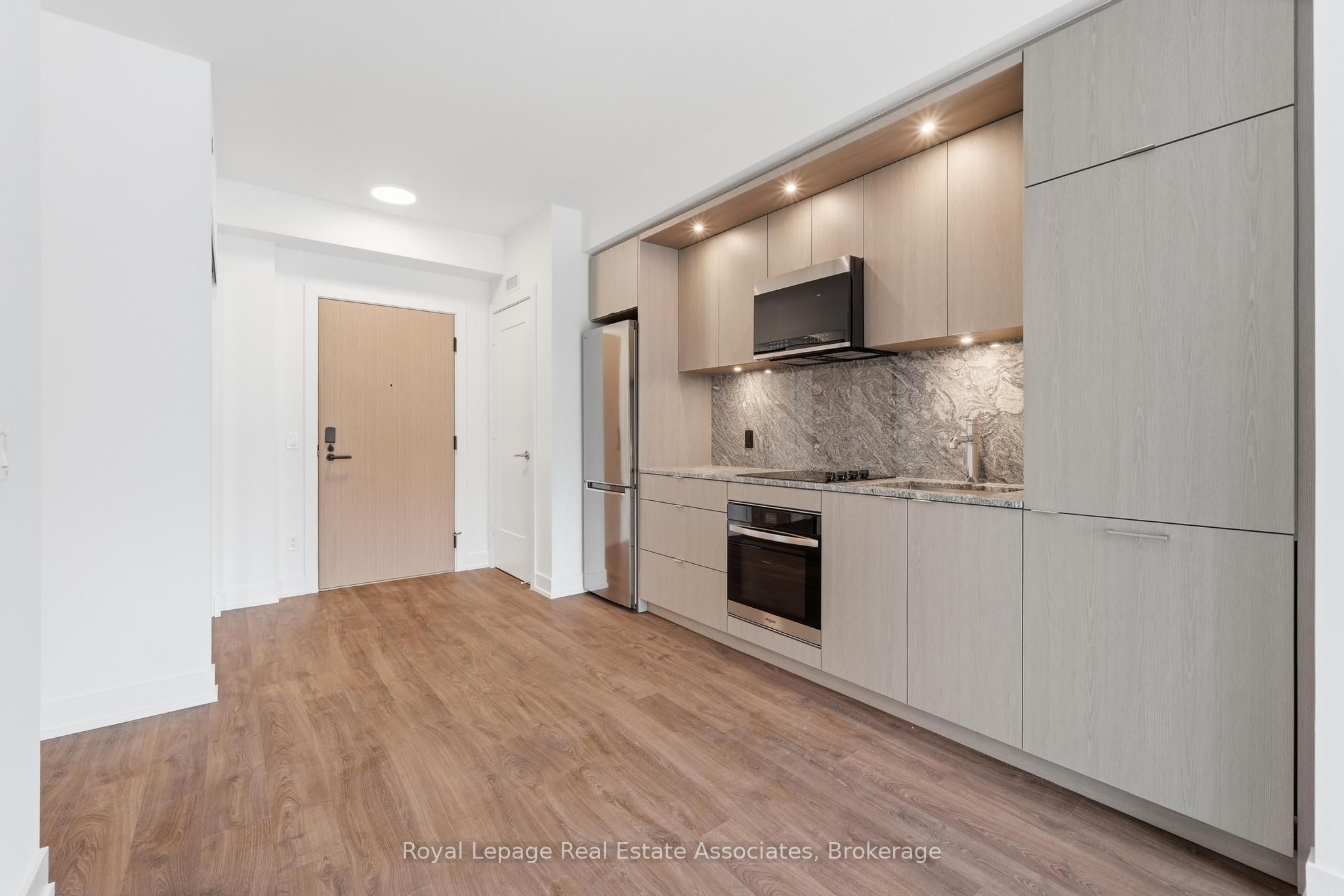 25 Cordova Avenue 808