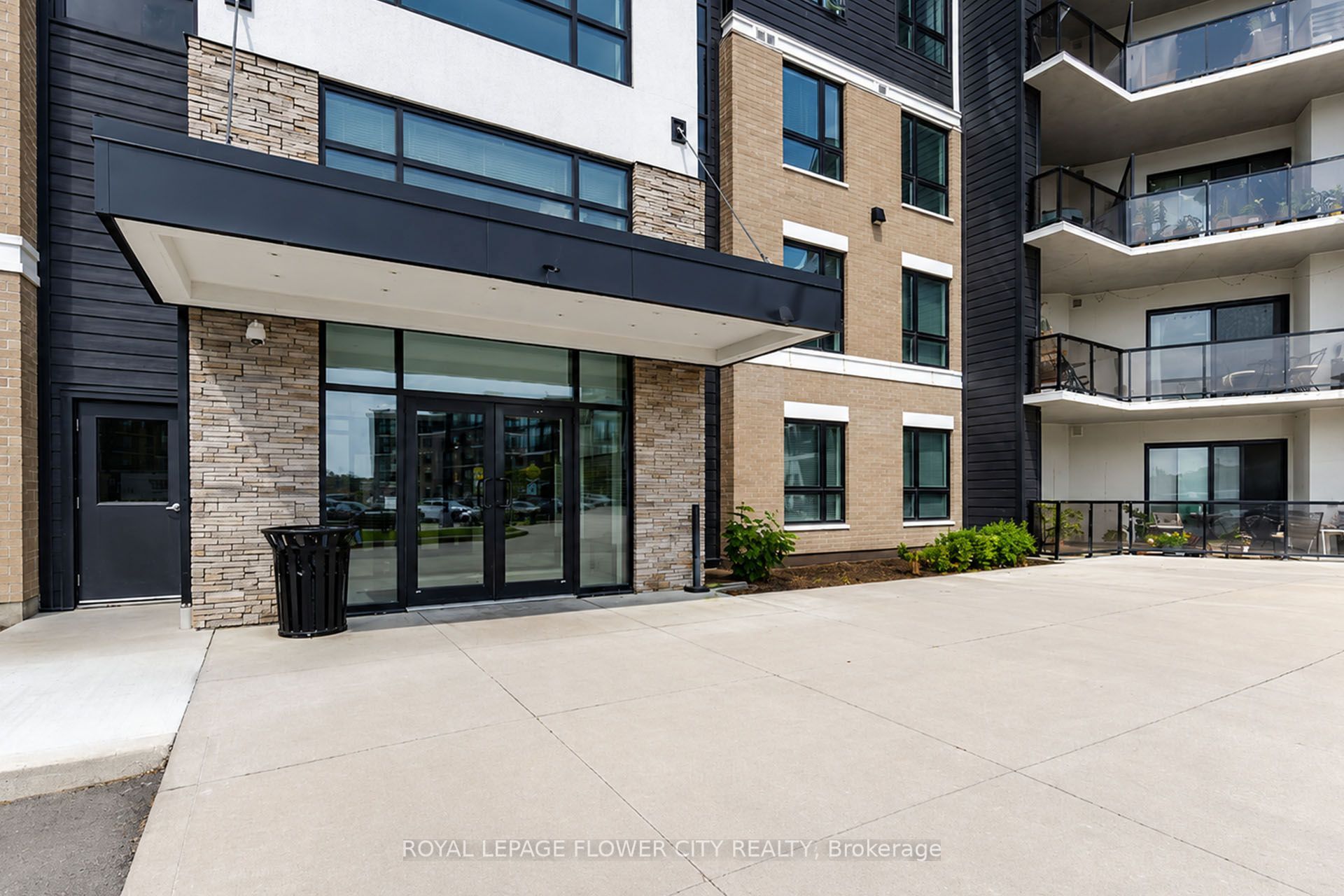 630 Sauve Street 404
