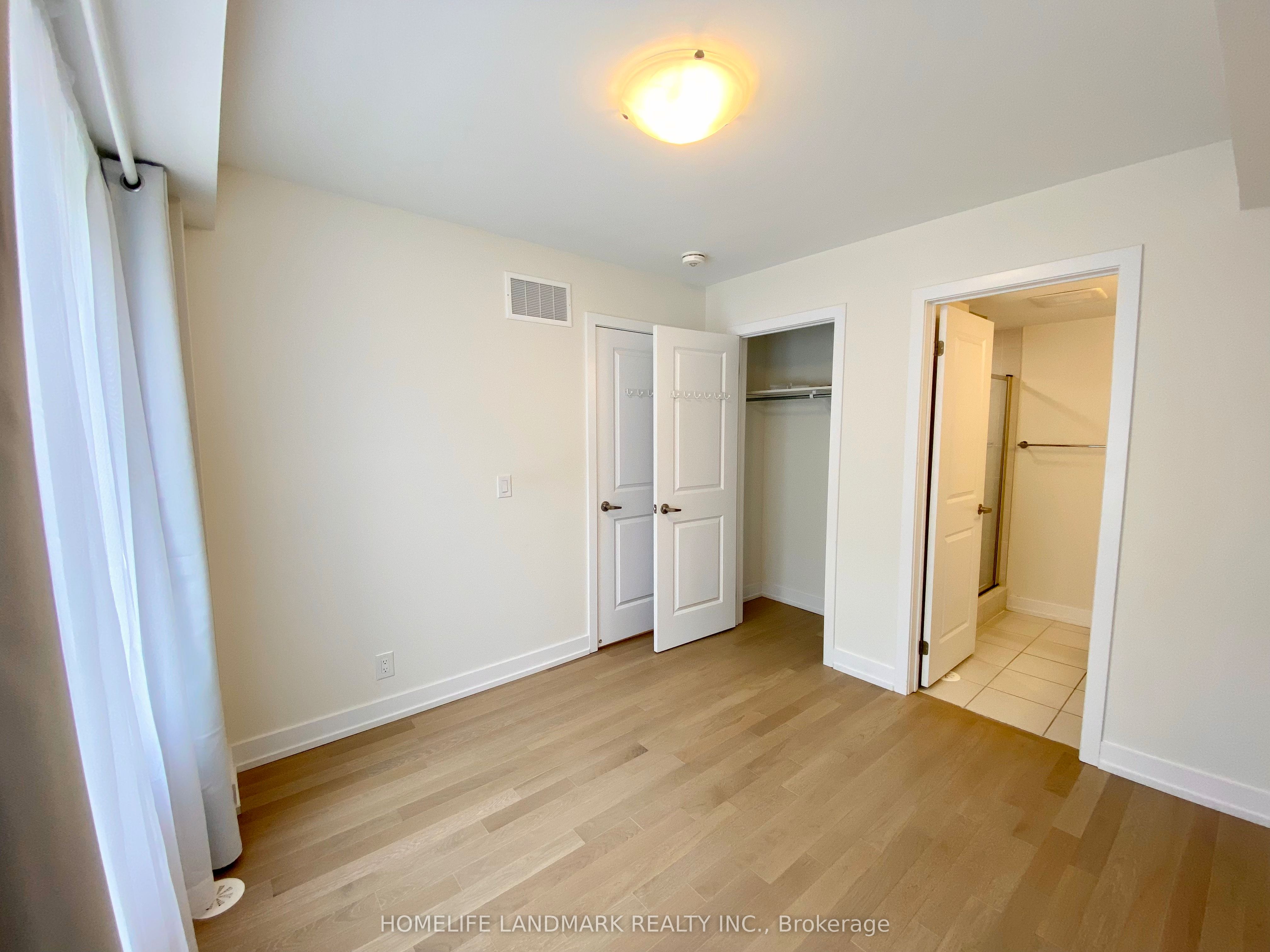 27 Guardhouse Crescent