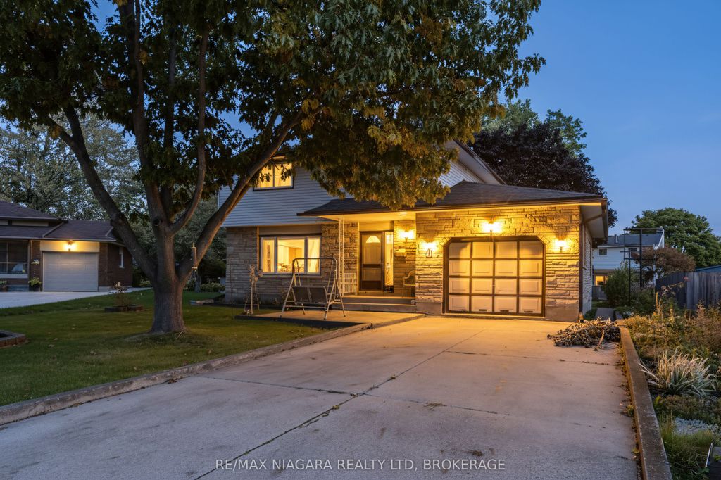 Photo of 21 Donlea Drive, Port Colborne, ON L3K 4W8 (MLS # X12459867)