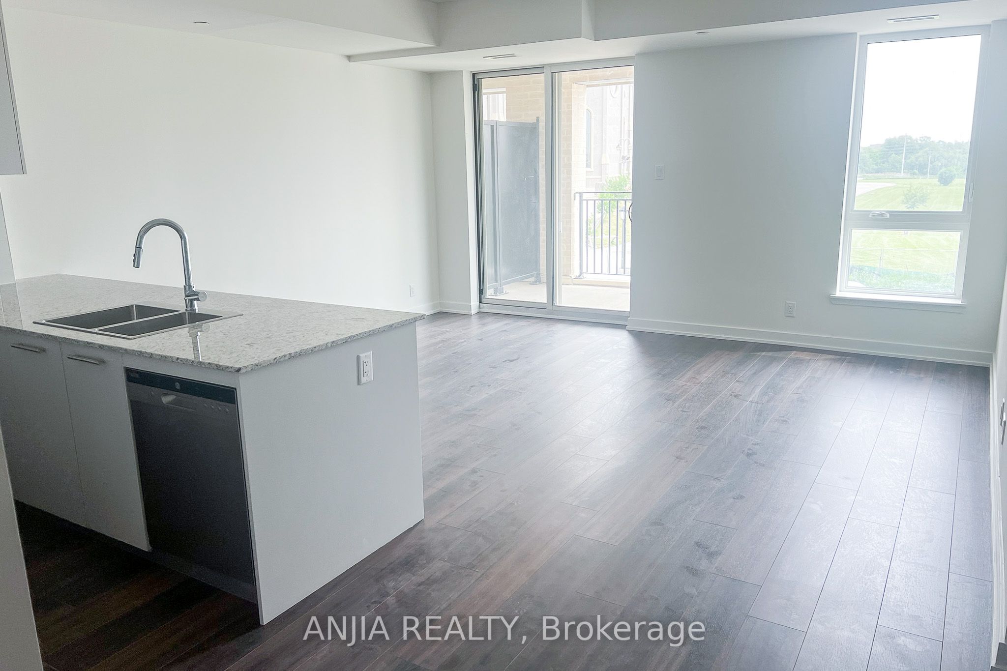 101 Cathedral High Street 205