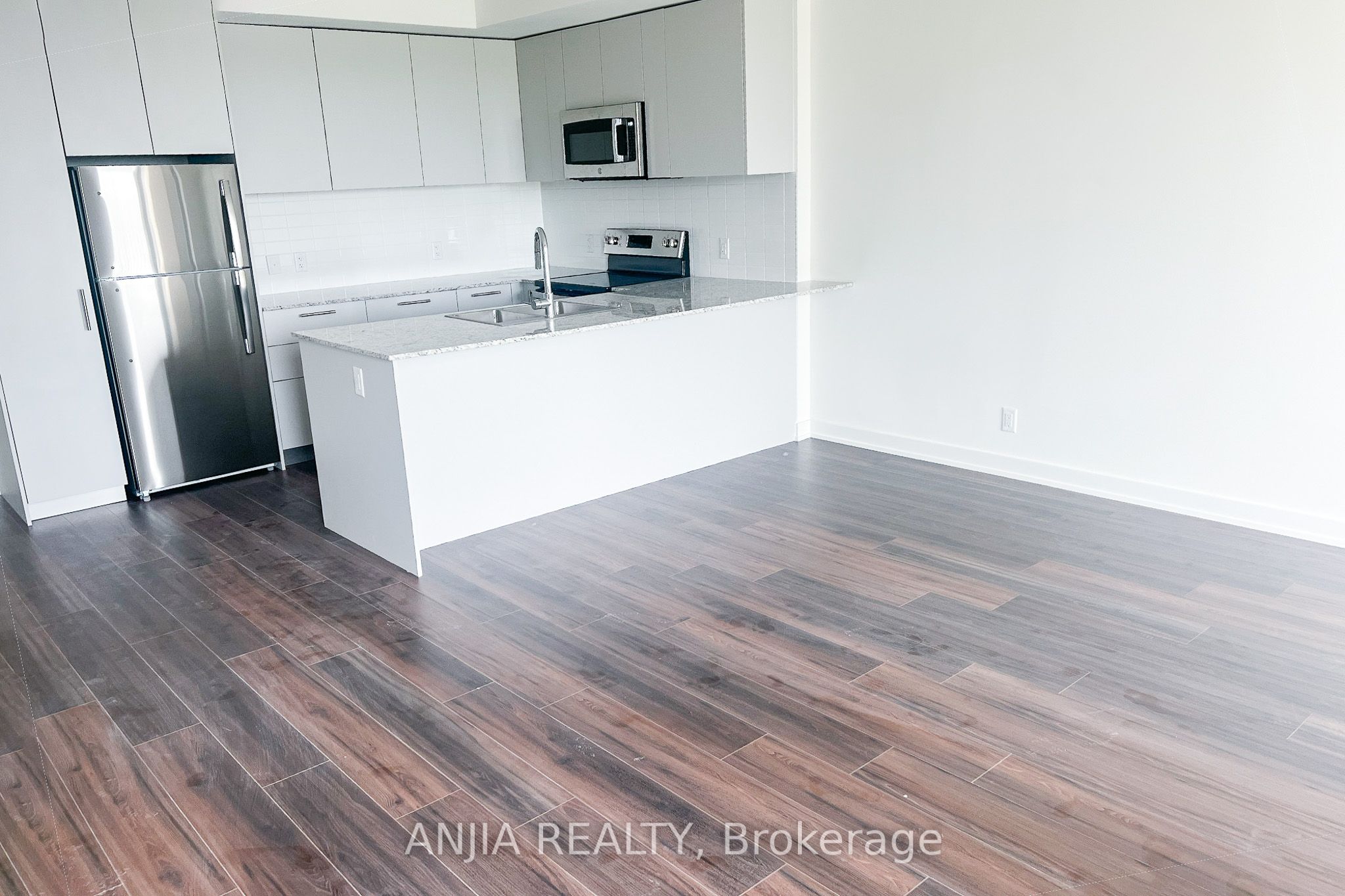 101 Cathedral High Street 205