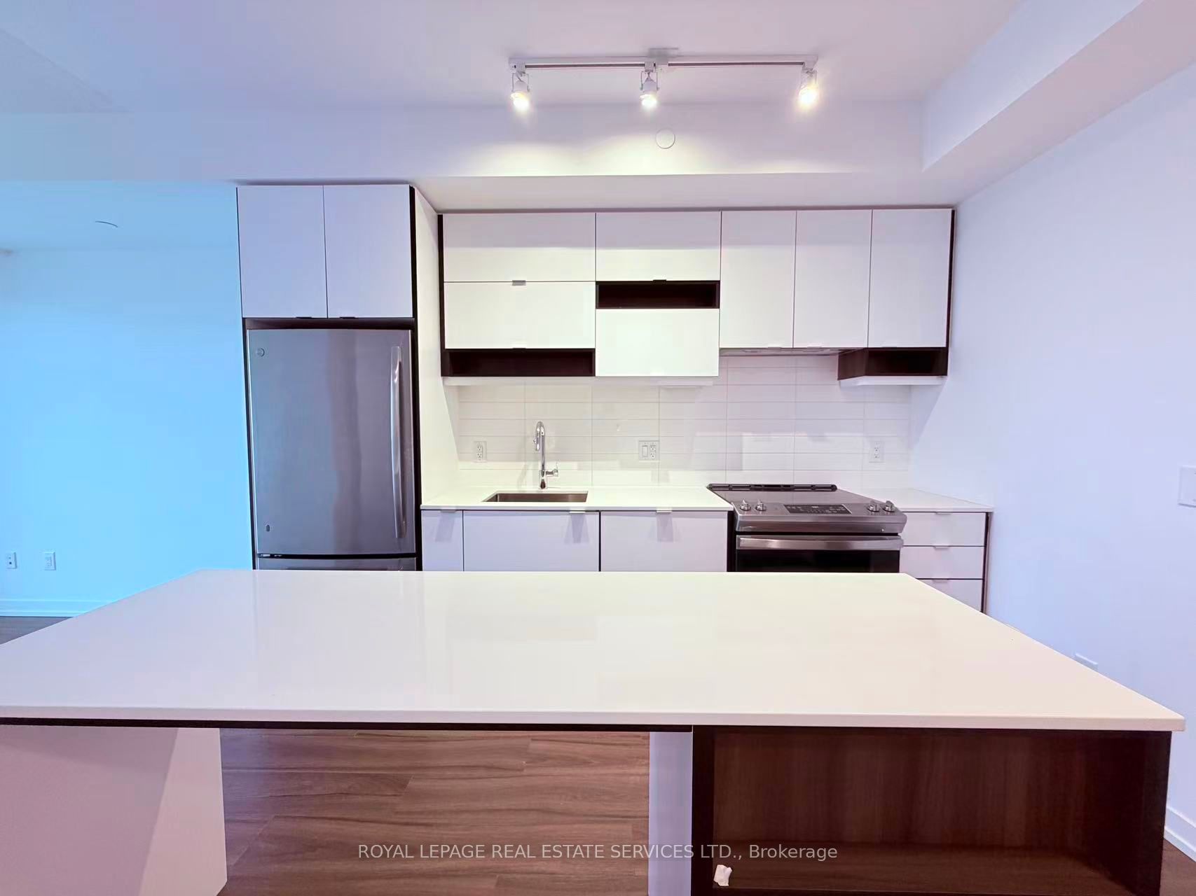 4065 Confederation Parkway 3009