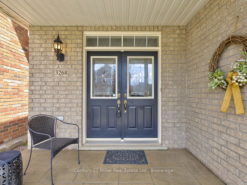 3268 Sealey Crescent