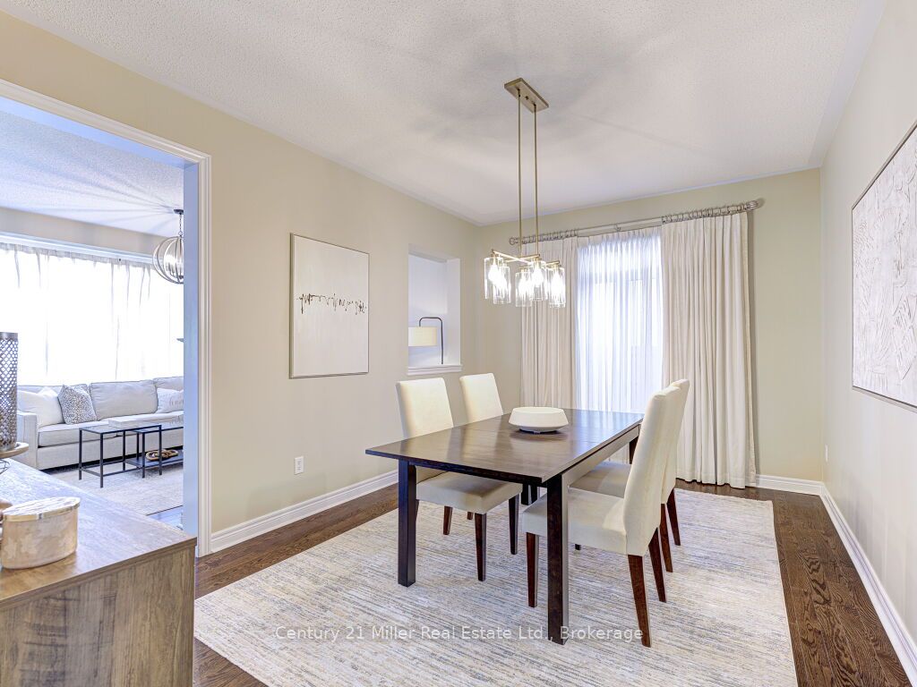 3268 Sealey Crescent