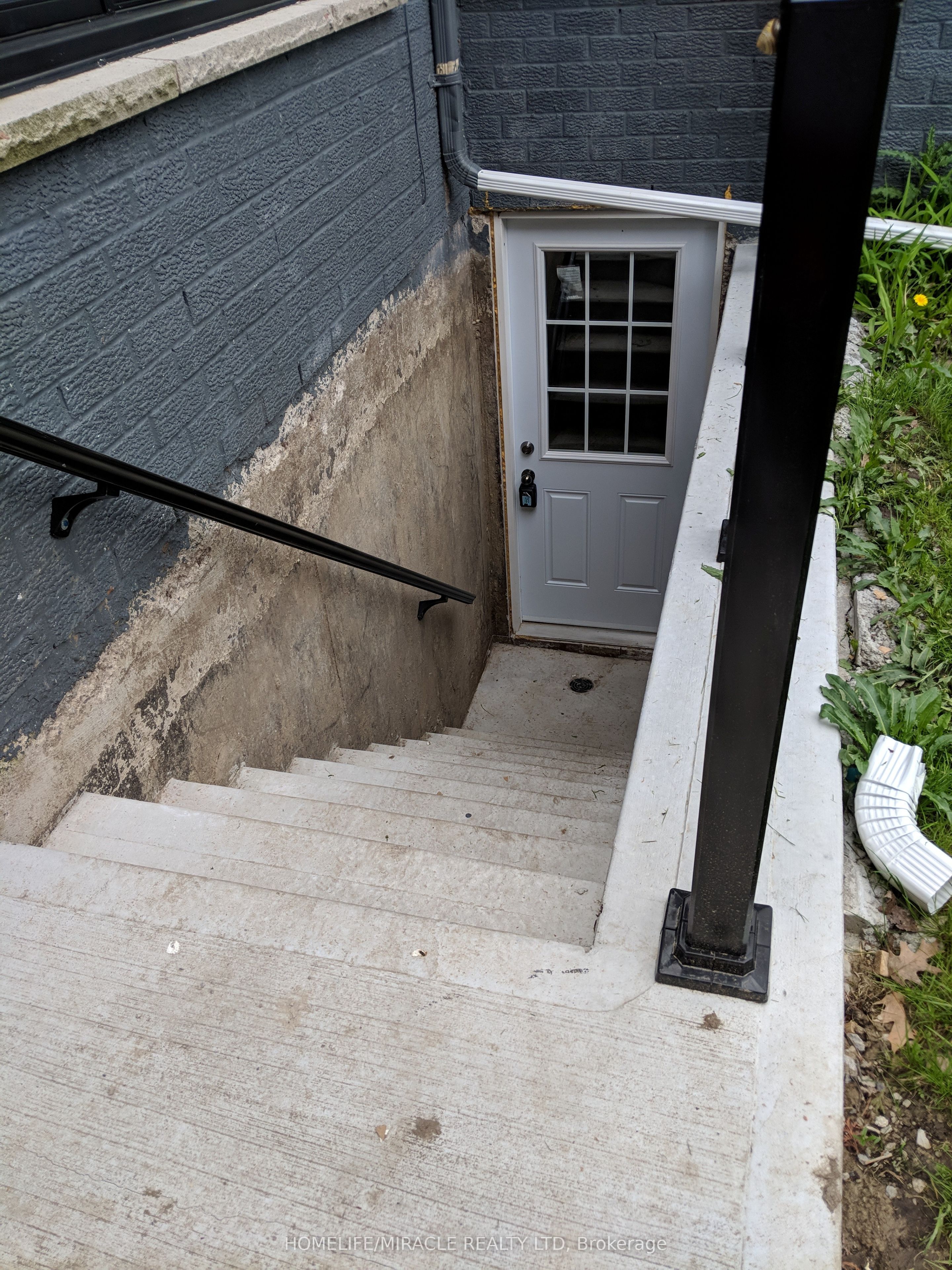 37 Santa Barbara Place Bsmt
