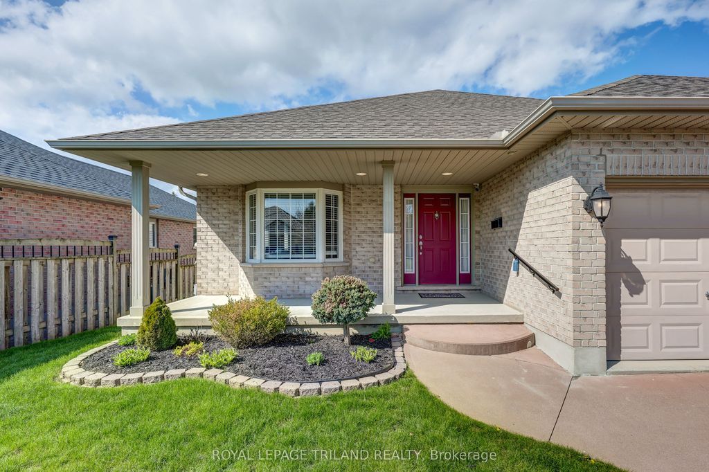Photo of 19 Oriole Lane, St. Thomas, ON N5R 6K8 (MLS # X13060844)
