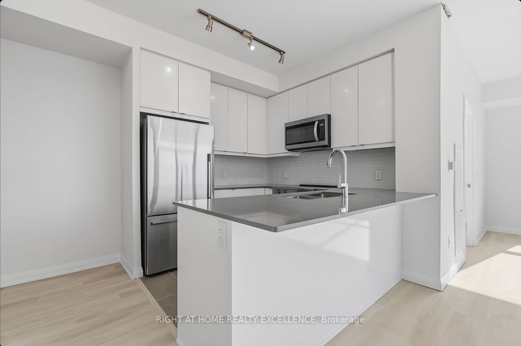Photo of 3270 SHEPPARD Avenue E #1824, Toronto, ON M1T 3K3 (MLS # E12645106)