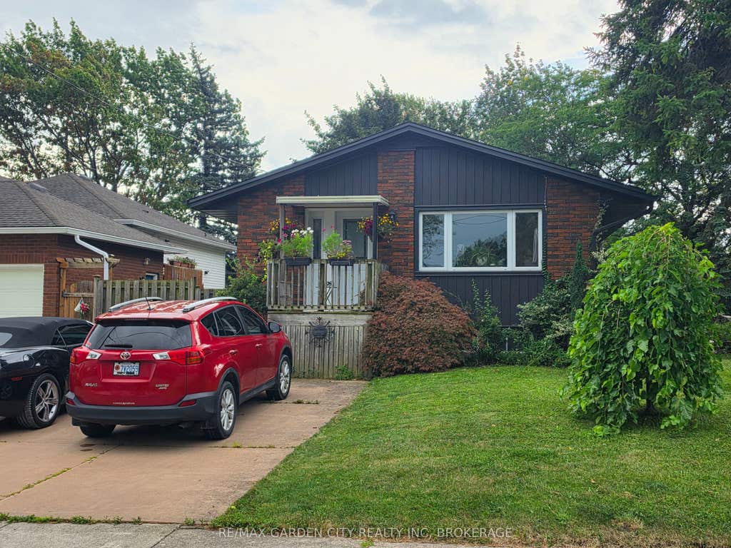 Photo of 49 Ursula Avenue, St. Catharines, ON L2T 1T2 (MLS # X13591514)