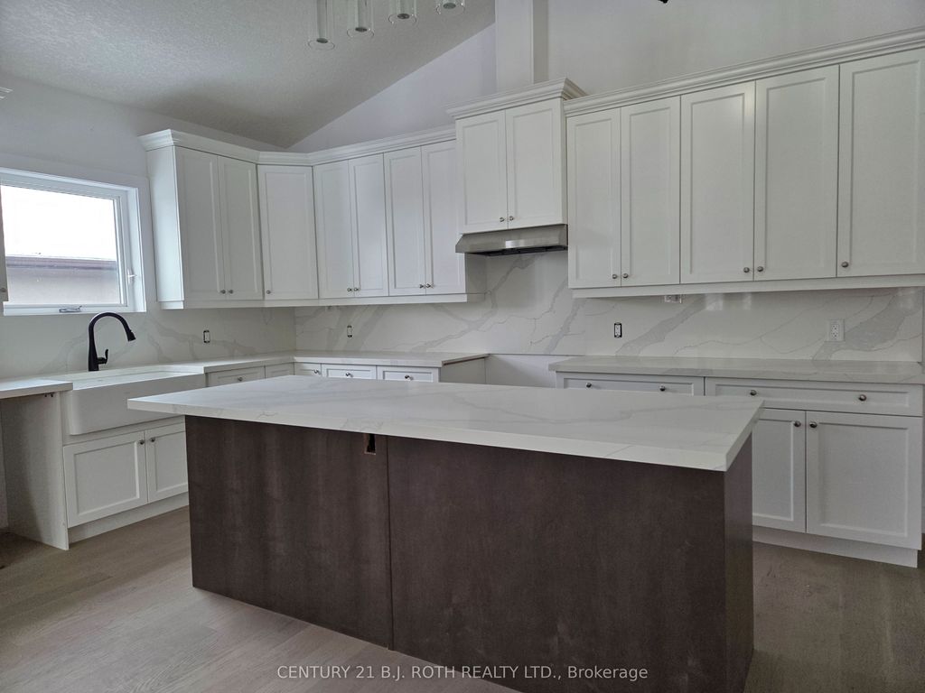 Photo of 3191 Cove Avenue, Innisfil, ON L9S 2K7 (MLS # N13073050)