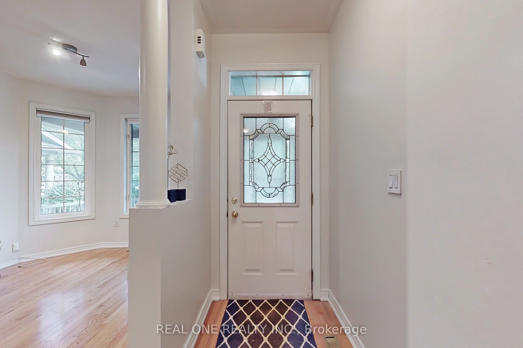 19 Longwood Avenue S