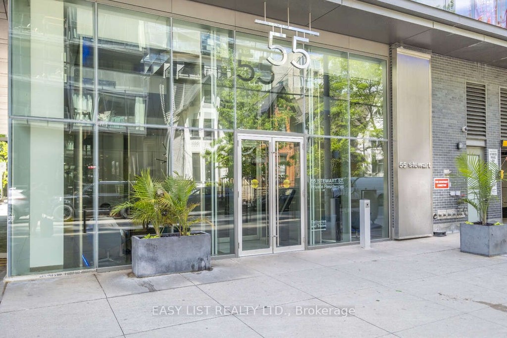 Photo of 55 Stewart Street #822, Toronto, ON M5V 2V1 (MLS # C13763308)