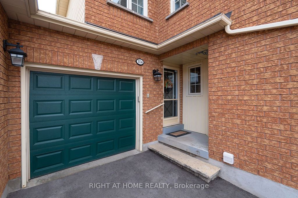 Photo of 104 Pinedale Gate, Vaughan, ON L4L 8X3 (MLS # N13093180)
