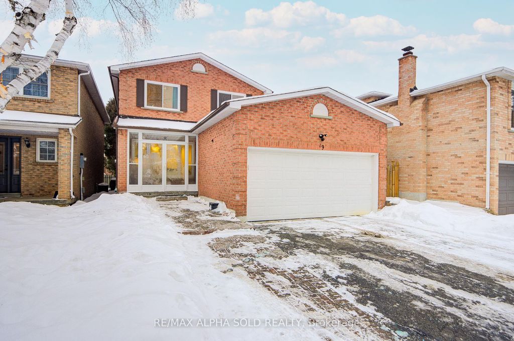 Photo of 19 Michener Crescent, Markham, ON L3P 6H4 (MLS # N12727946)