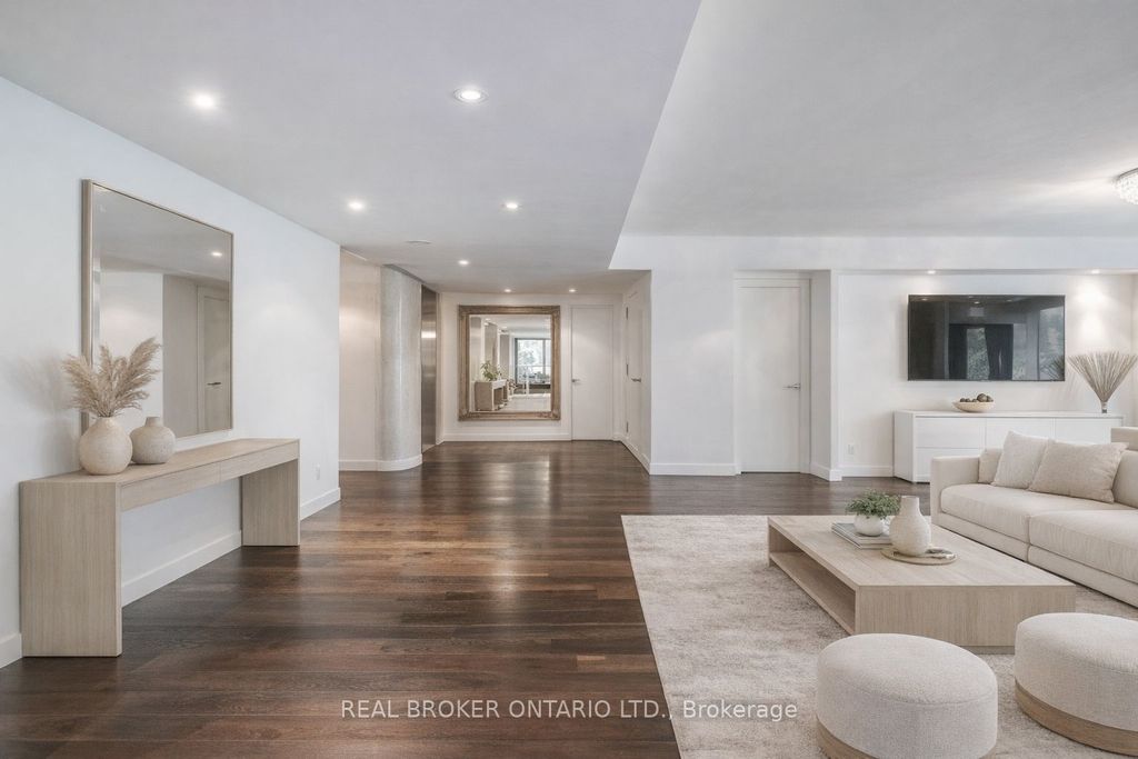 Photo of 500 Wellington Street W #201, Toronto, ON M5V 1E3 (MLS # C12739552)