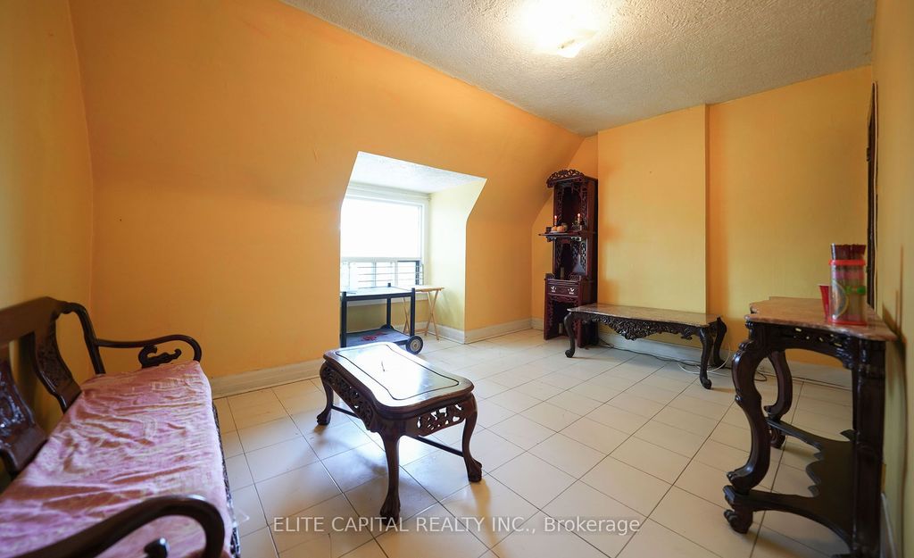 Photo of 122 Marchmount Road, Toronto, ON M6G 2B1 (MLS # C12336374)