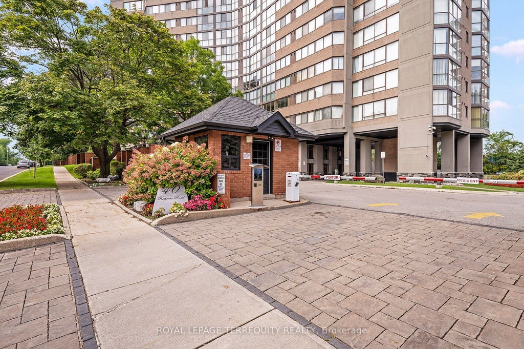Photo of 40 Richview Road #2002, Toronto, ON M9A 5C1 (MLS # W13758162)