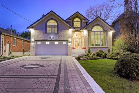 18 Northglen Avenue Toronto ON M9B 4R6