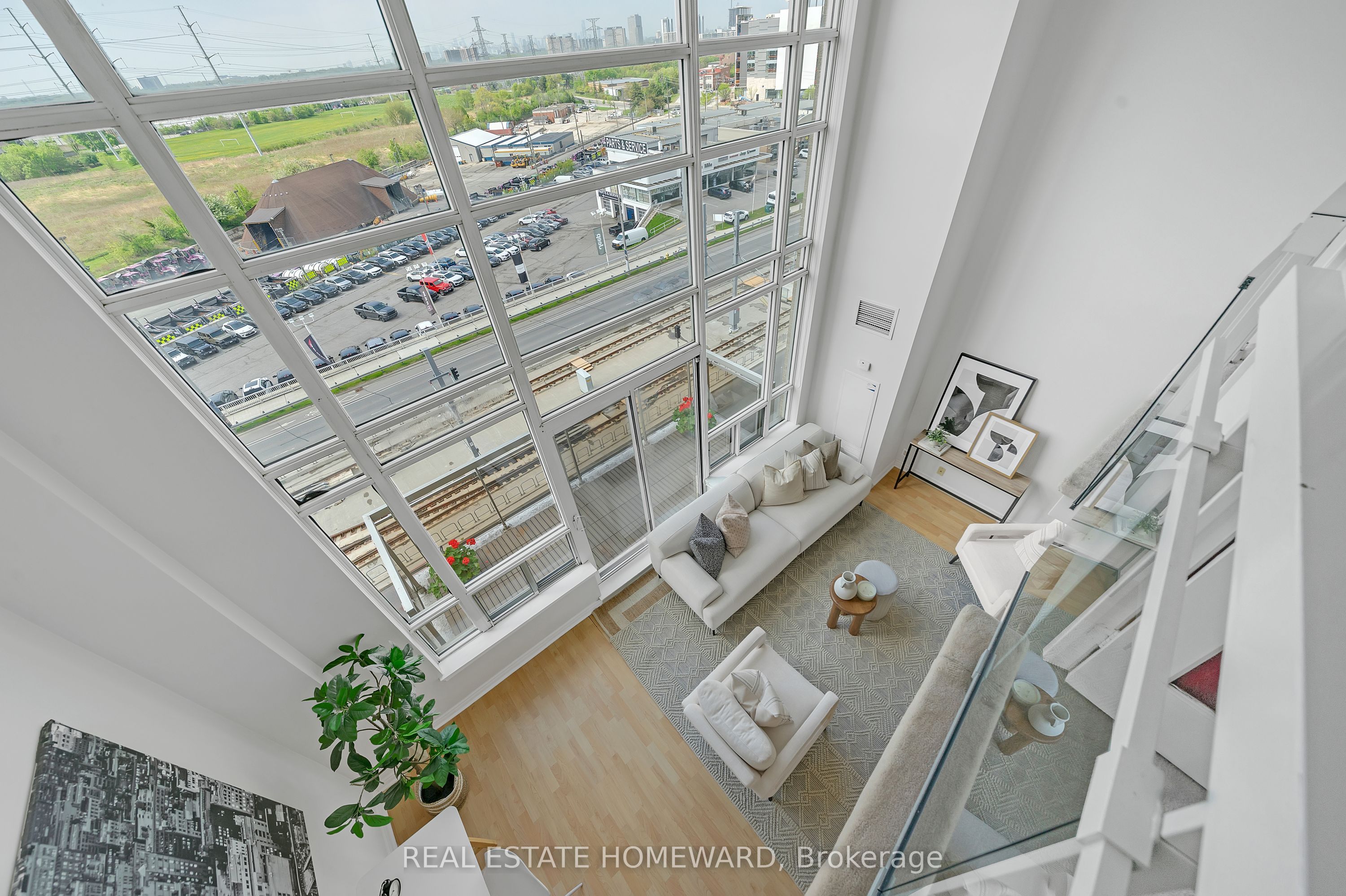 1720 Eglinton Avenue E 812