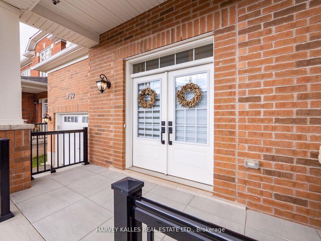 Photo of 759 Aspen Terrace W, Milton, ON L9E 1S6 (MLS # W13113630)