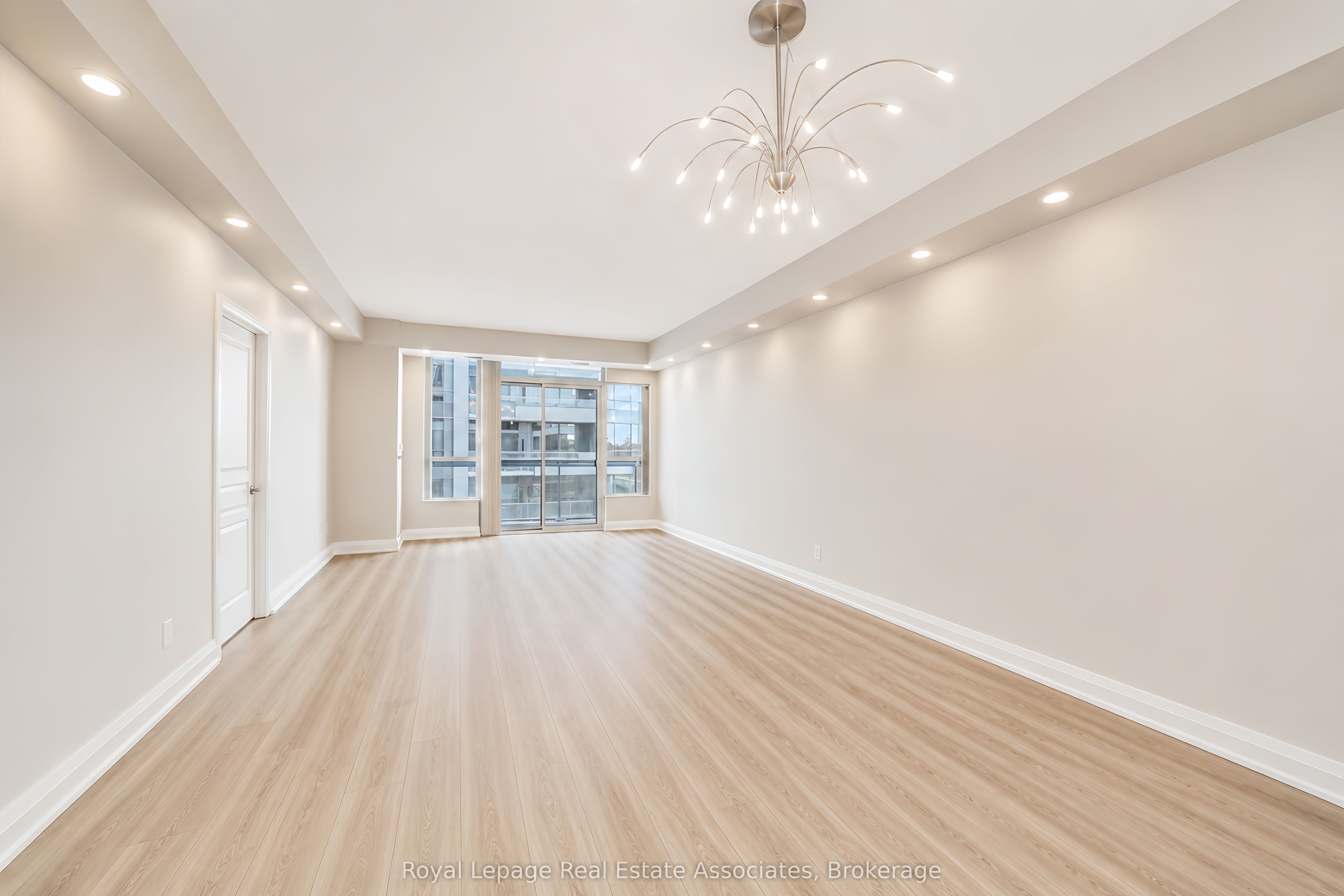 1 Hurontario Street 308