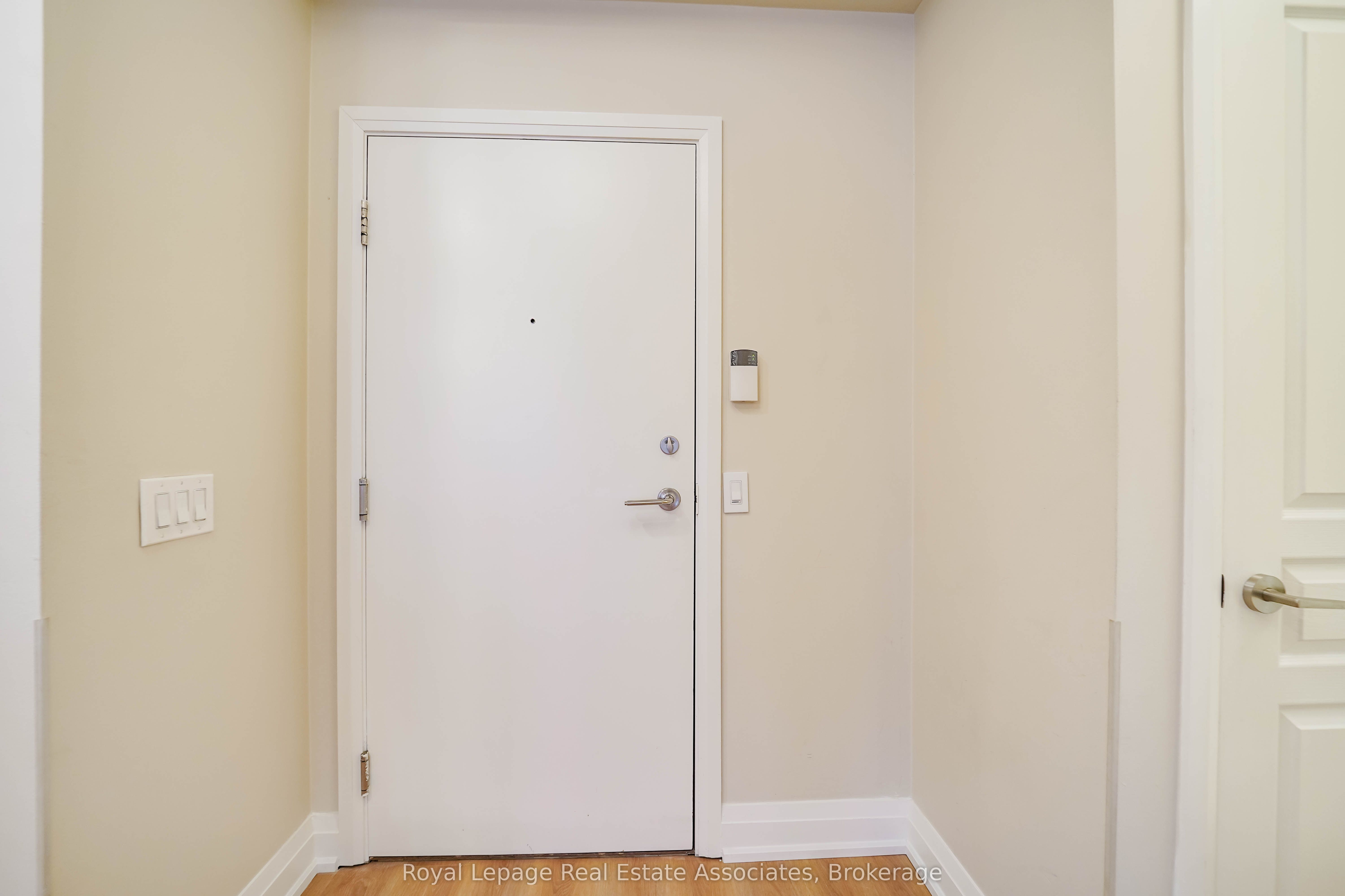 1 Hurontario Street 308