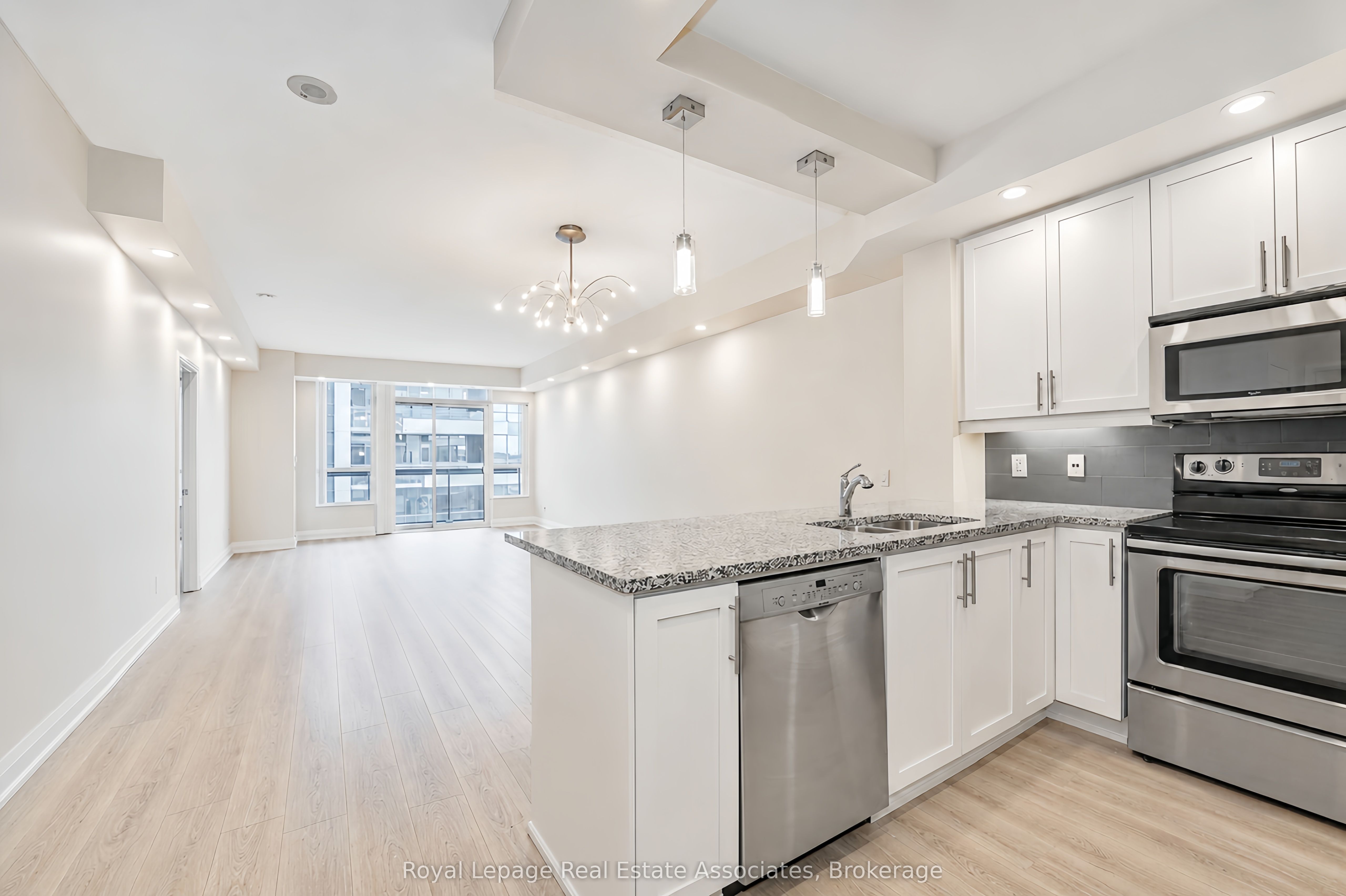 1 Hurontario Street 308