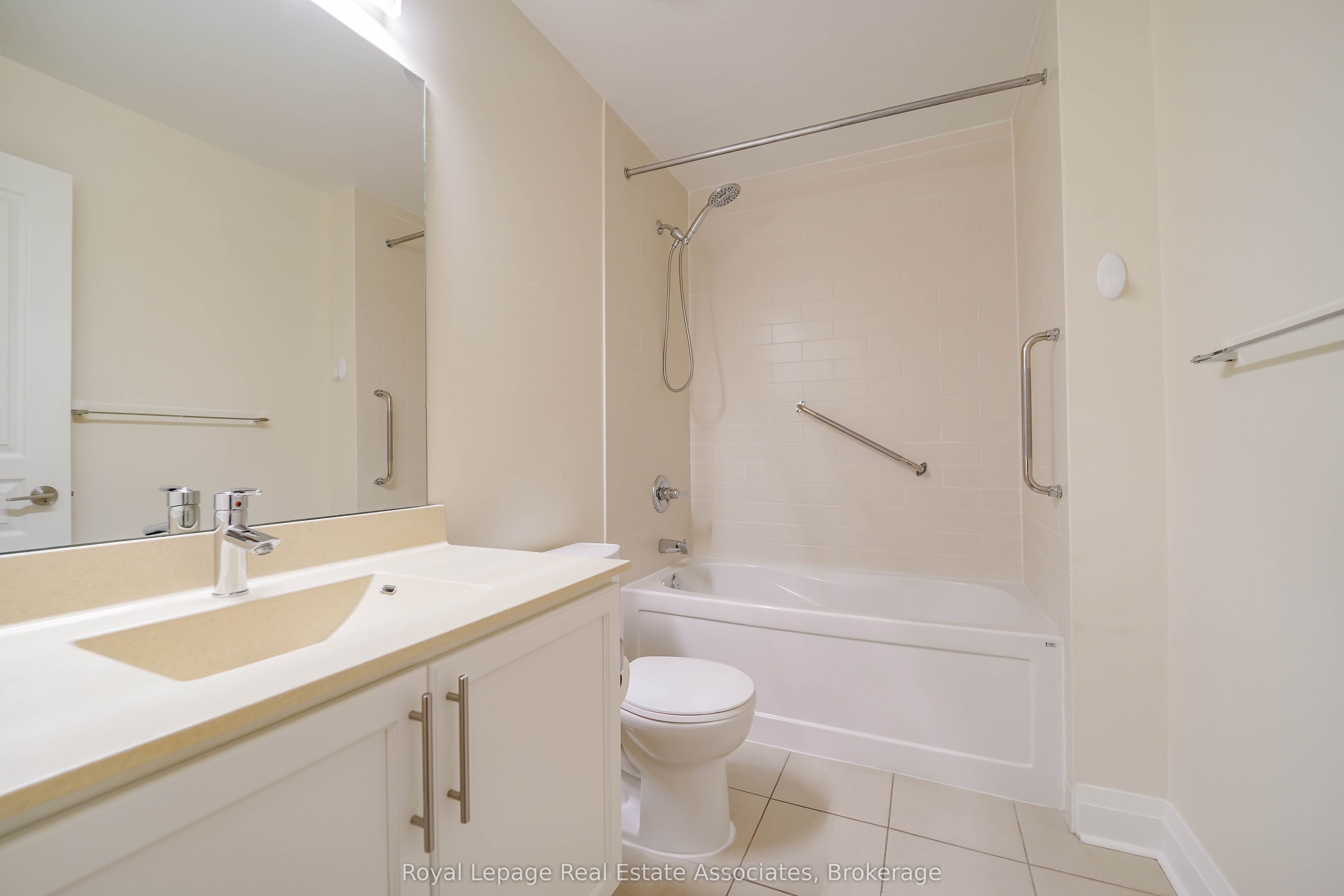 1 Hurontario Street 308