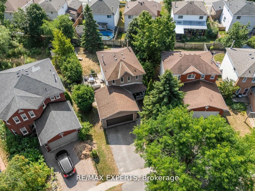 Photo of 11 Penton Drive, Barrie, ON L4N 7A3 (MLS # S12594202)