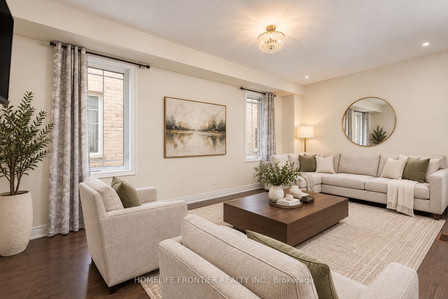 135 Ross Vennare Crescent