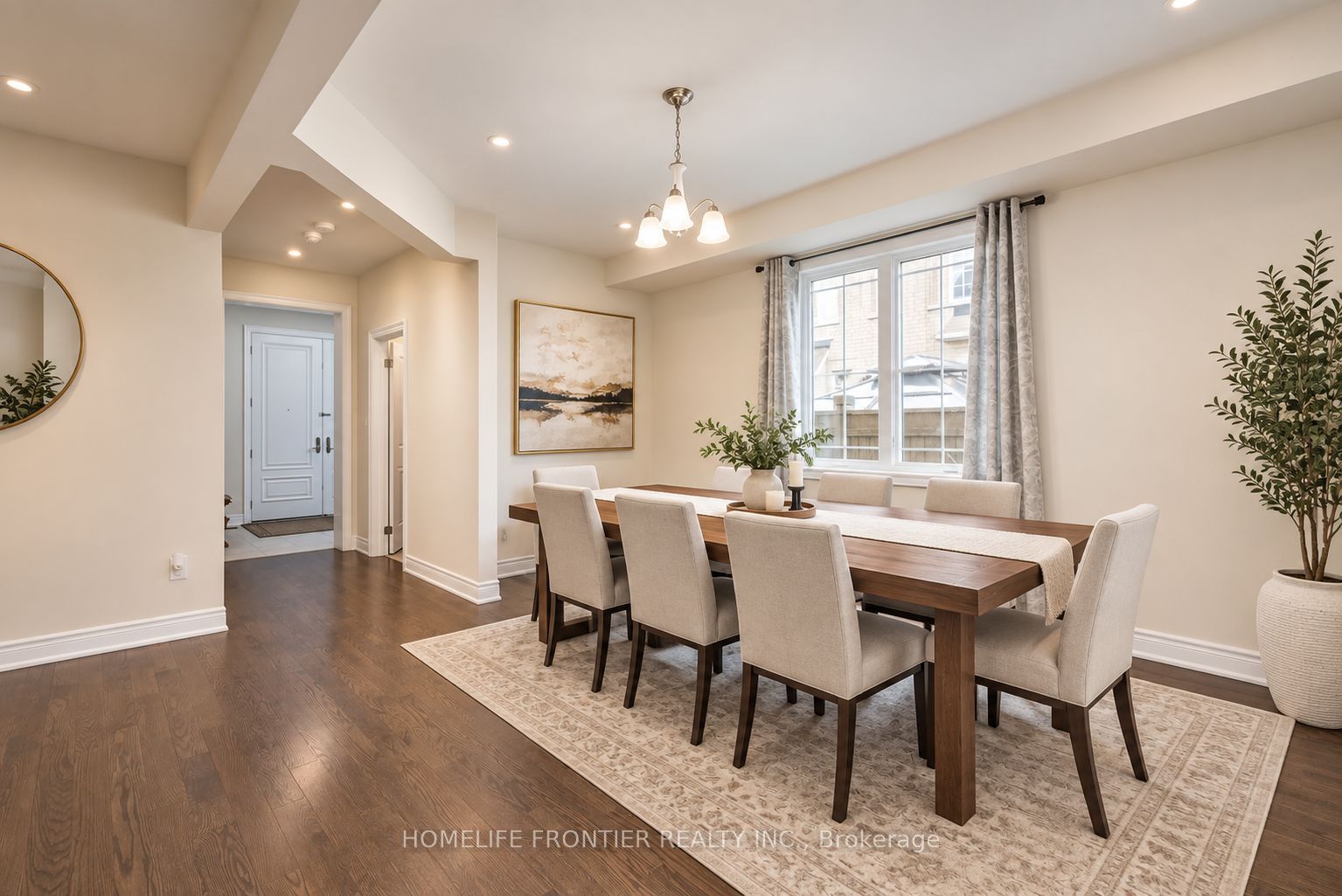 135 Ross Vennare Crescent