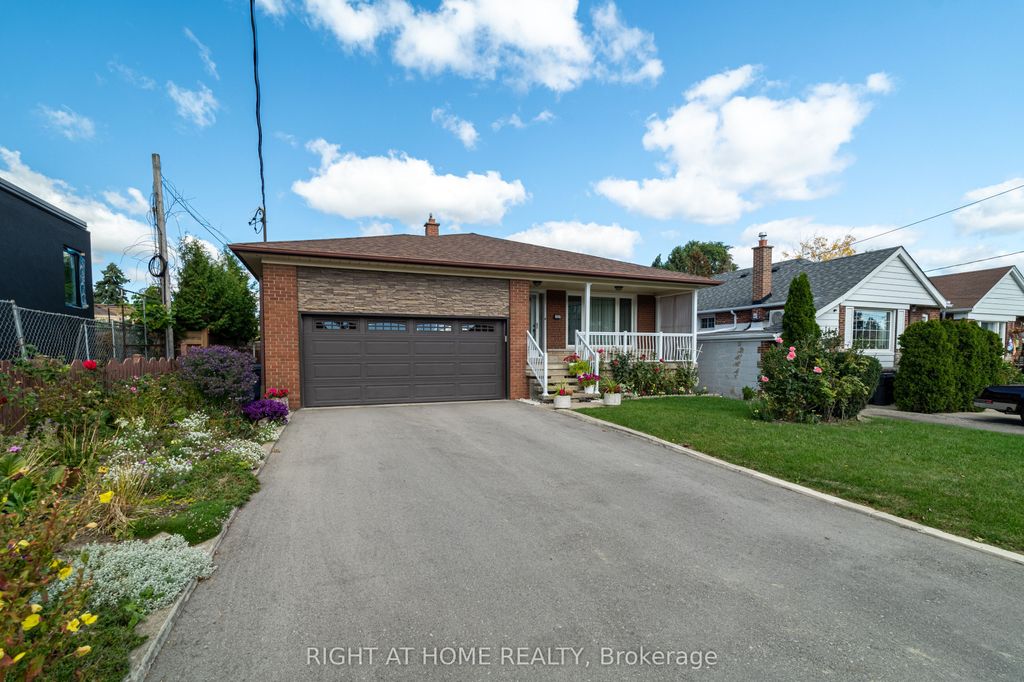 Photo of 1012 Castlefield Avenue, Toronto, ON M6B 1E3 (MLS # W12462191)