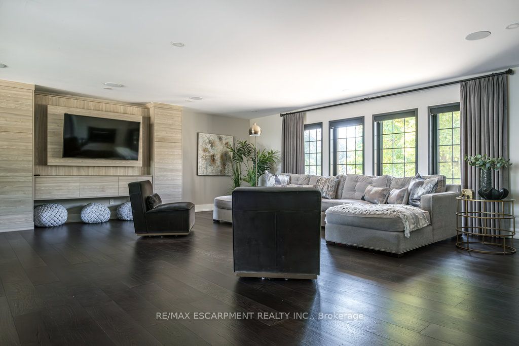 822 Danforth Place