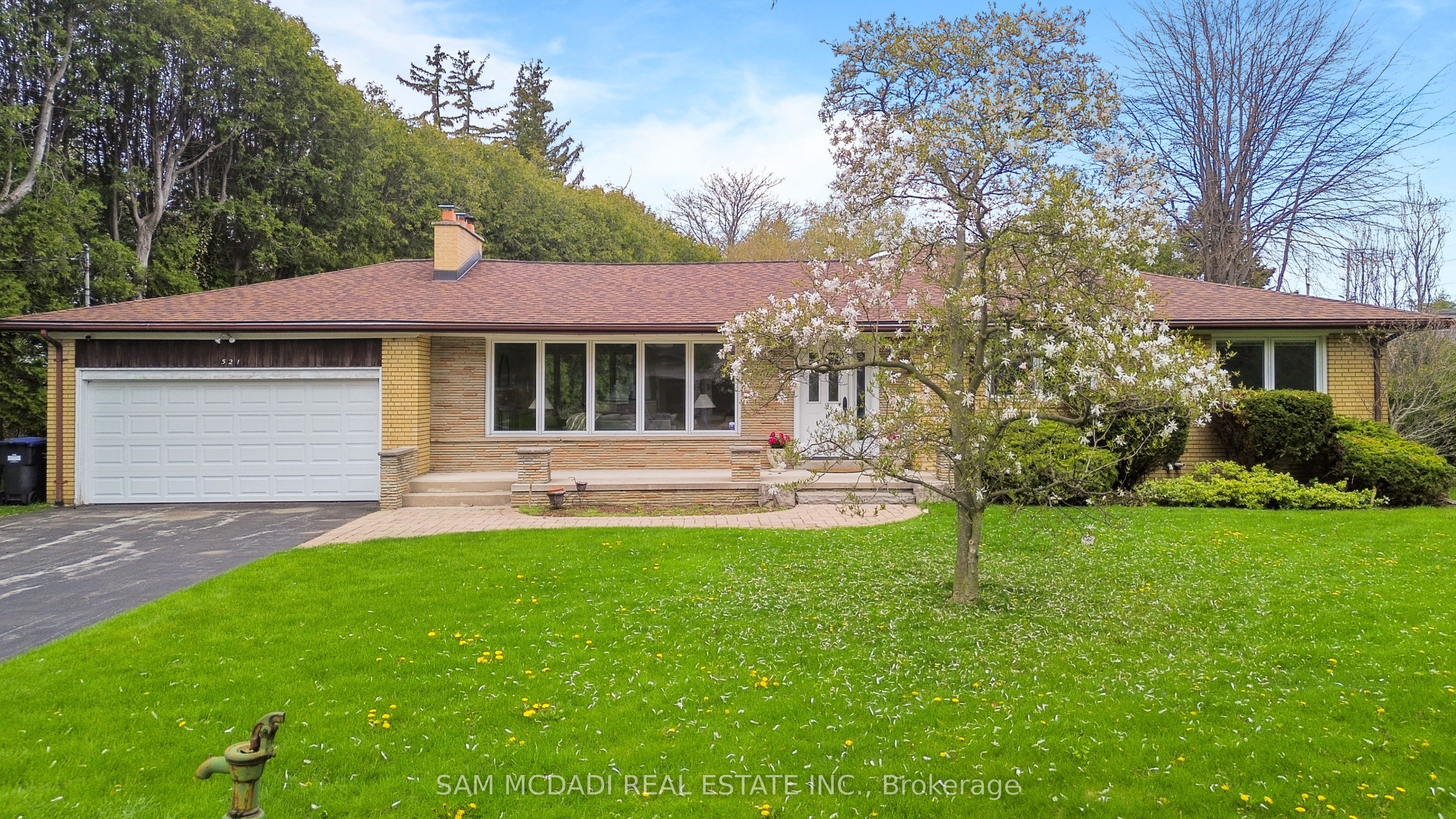 521 Vanessa Crescent